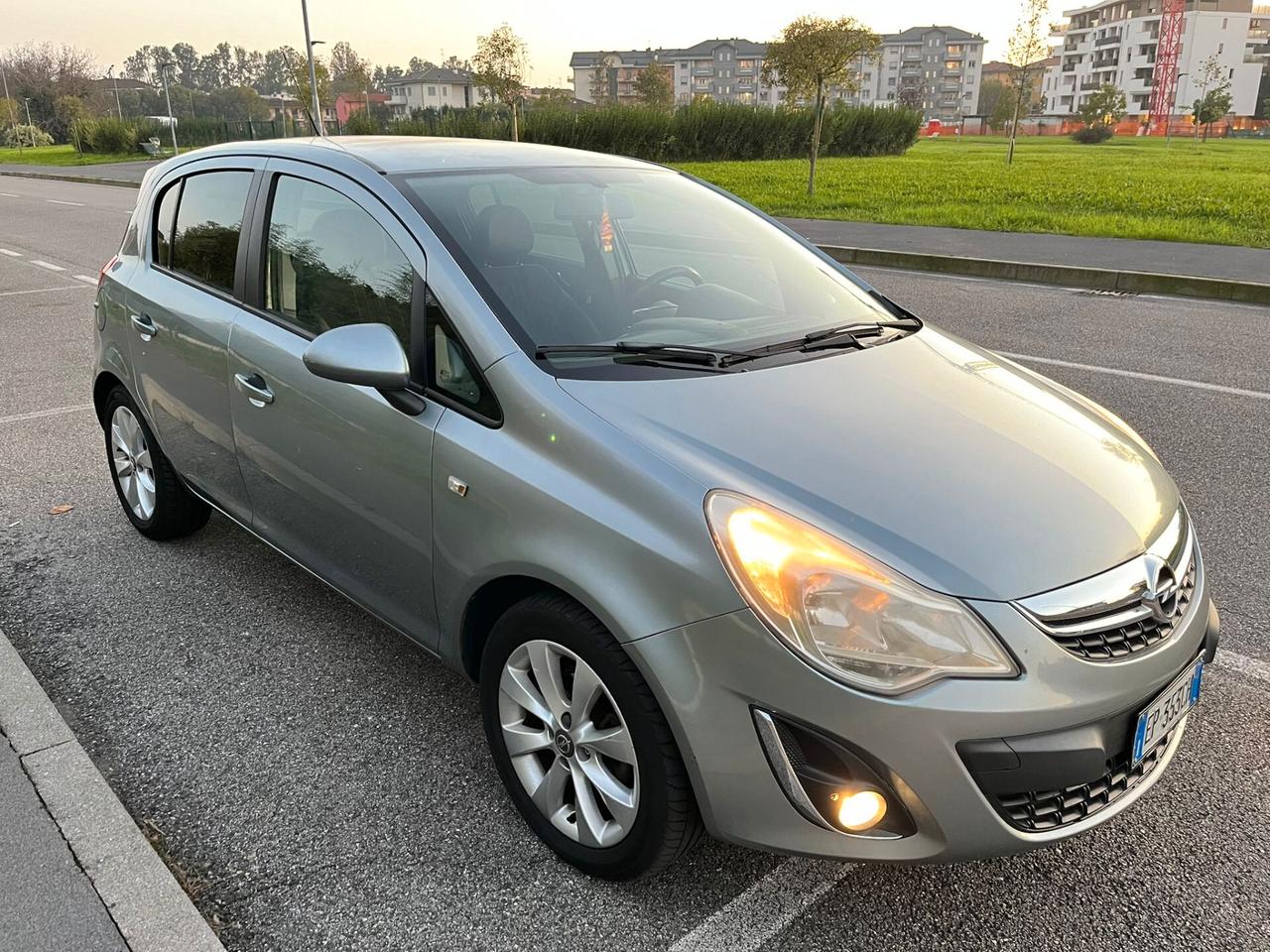 Opel Corsa 1.3 CDTI 95CV Sport Edition si neopatentati