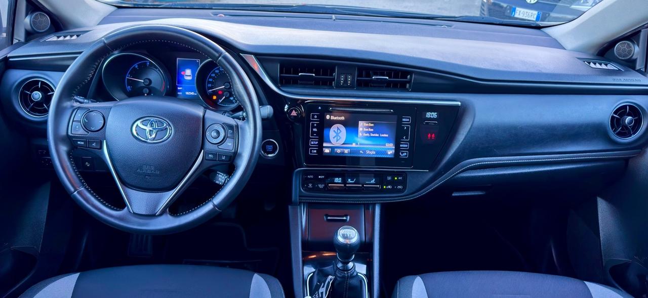 Toyota Auris 1.6 D-4D Lounge