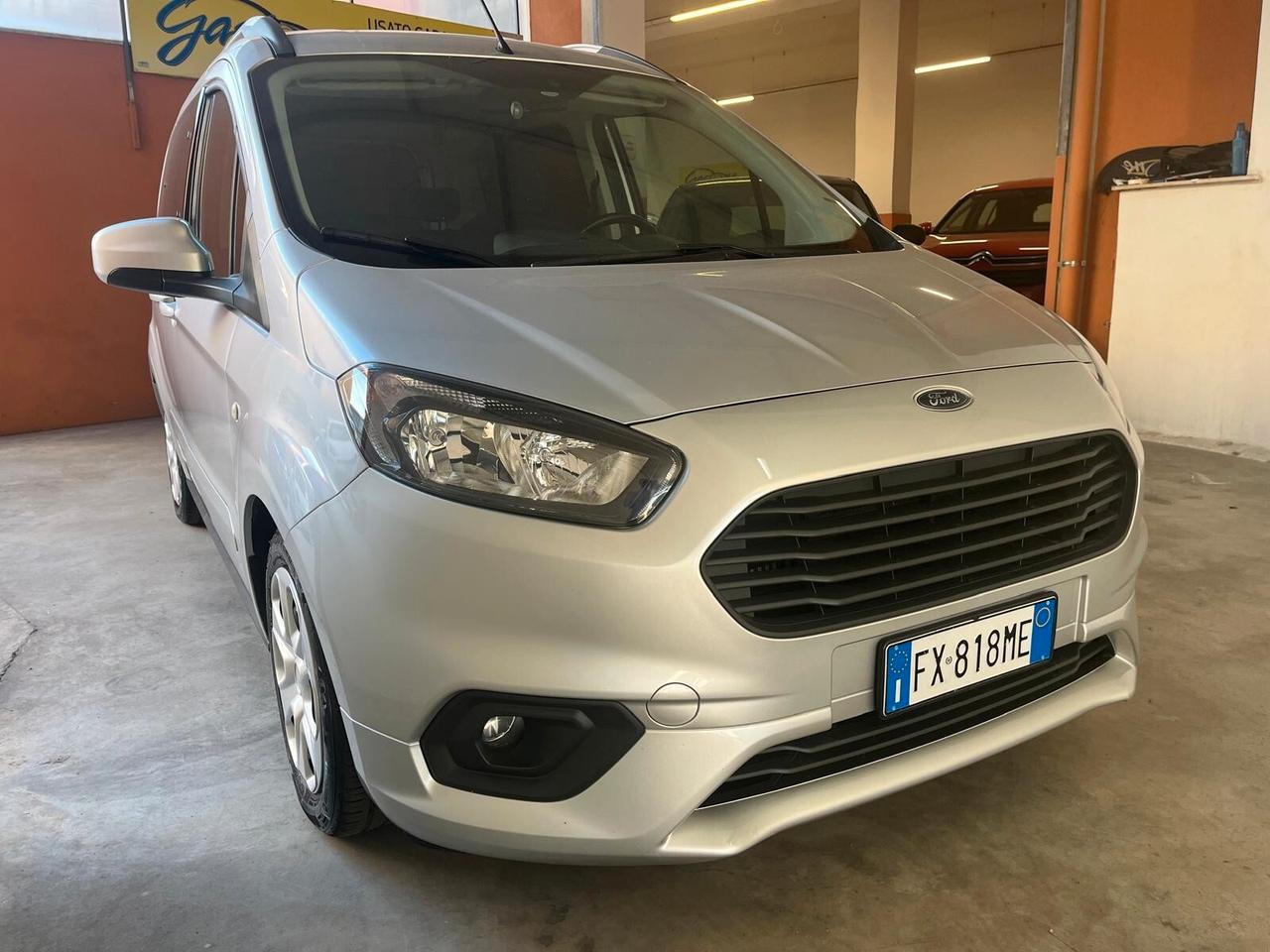 Ford Tourneo Courier 1.5 TDCI 75 CV Sport