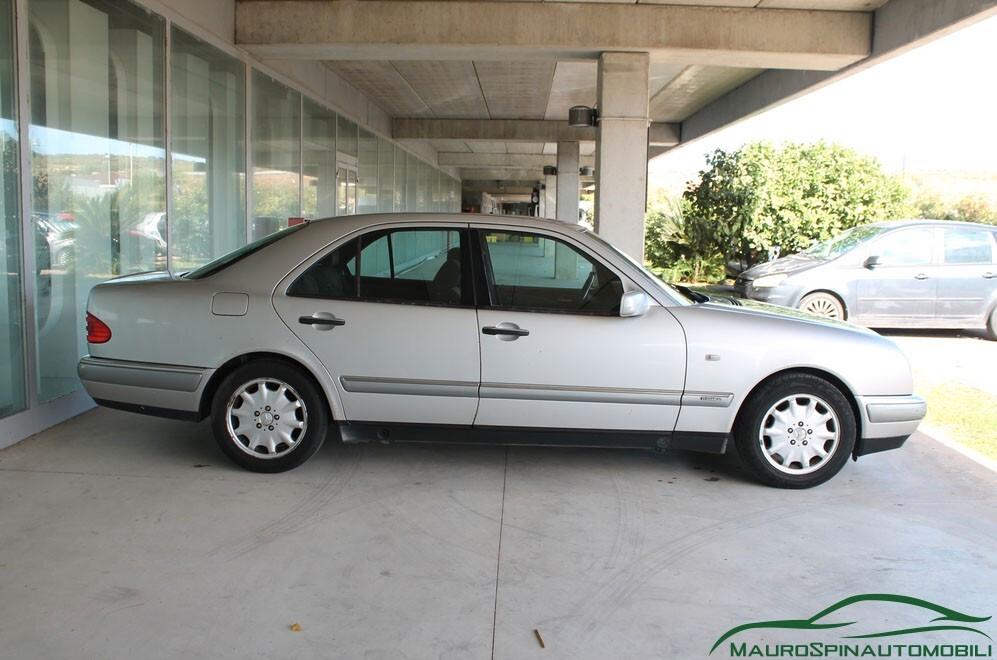 Mercedes-benz E 200 MERCEDES KOMPRESSOR ELEGANCE 186 CV