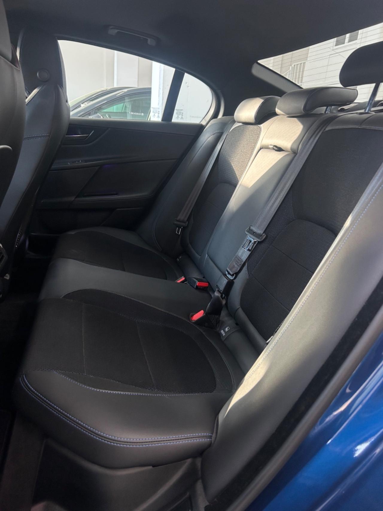 Jaguar XE 2.0 D Turbo 180CV R-Sport FINANZIABILE
