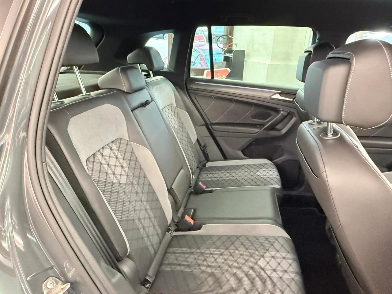 Volkswagen Tiguan 2.0 TDI 150 CV SCR DSG R-Line