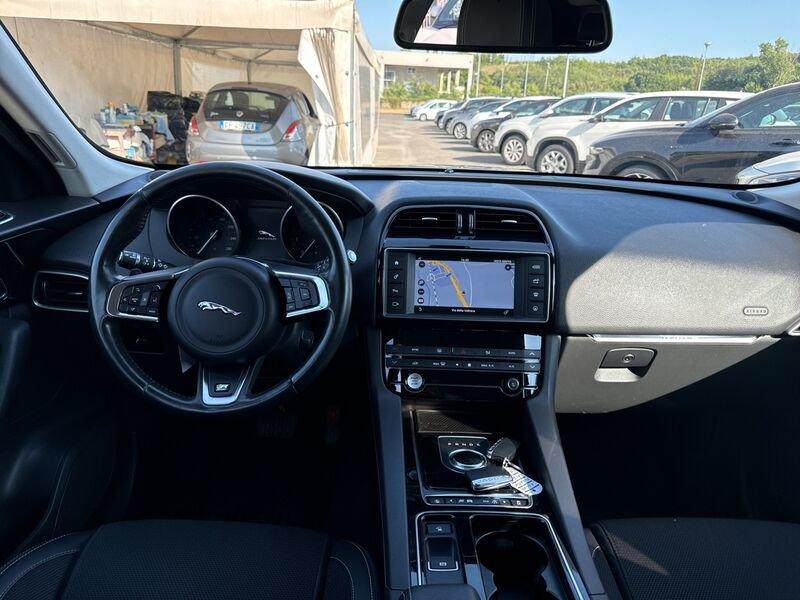 Jaguar F-Pace 2.0 D 240 CV AWD aut. R-Sport