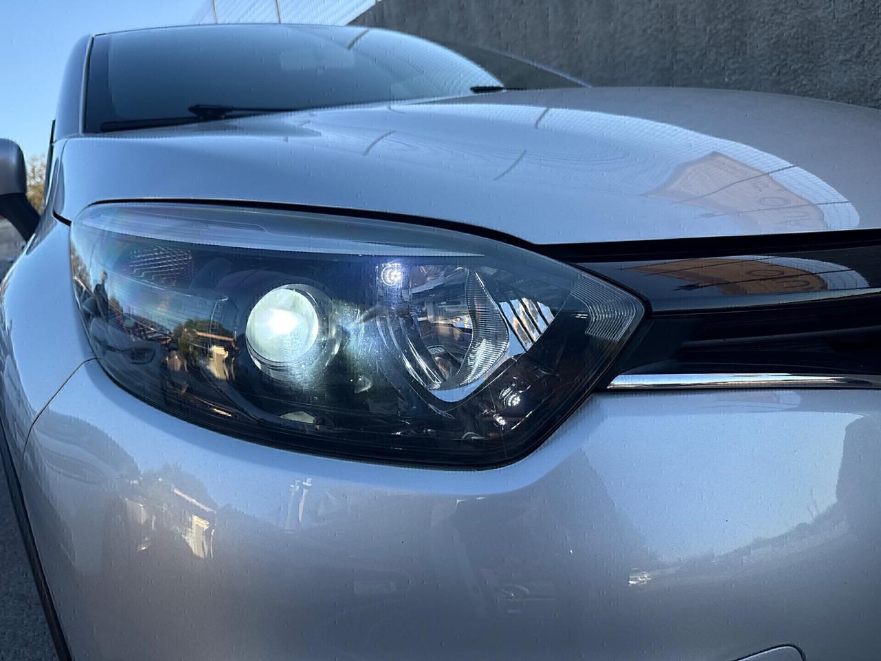 Renault Captur 1.5 dCi 8V 90 CV,Radio Touch Screen,KEYLESS,comandi al volante,cerchi in lega,Sensori di parcheggio,ecc,