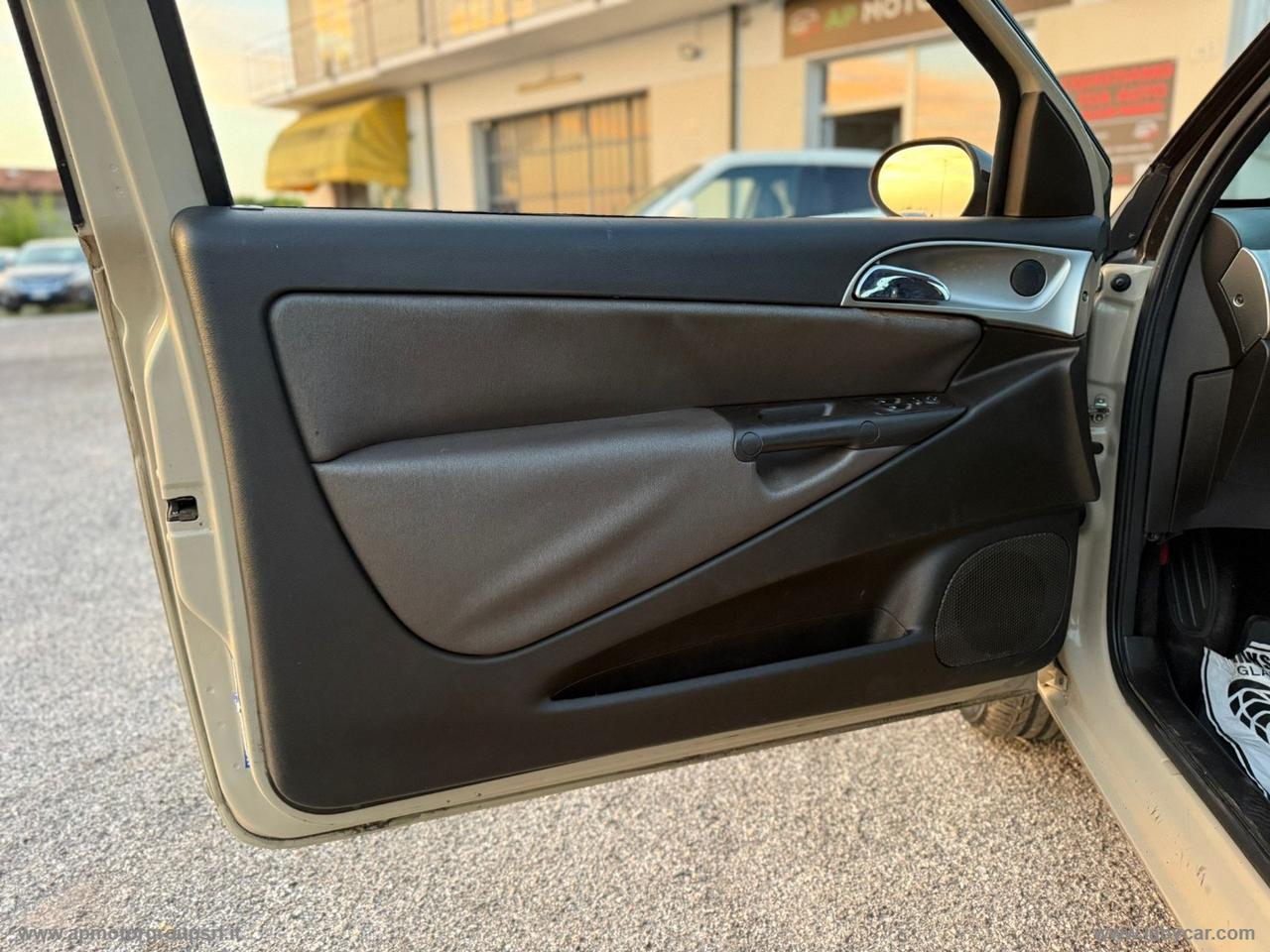 LANCIA Ypsilon 1.4 Oro