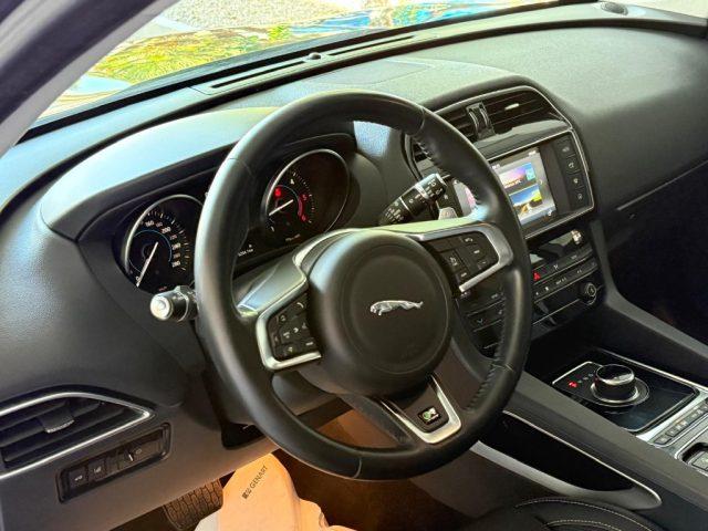 JAGUAR F-Pace 2.0 D 180 CV aut. R-Sport