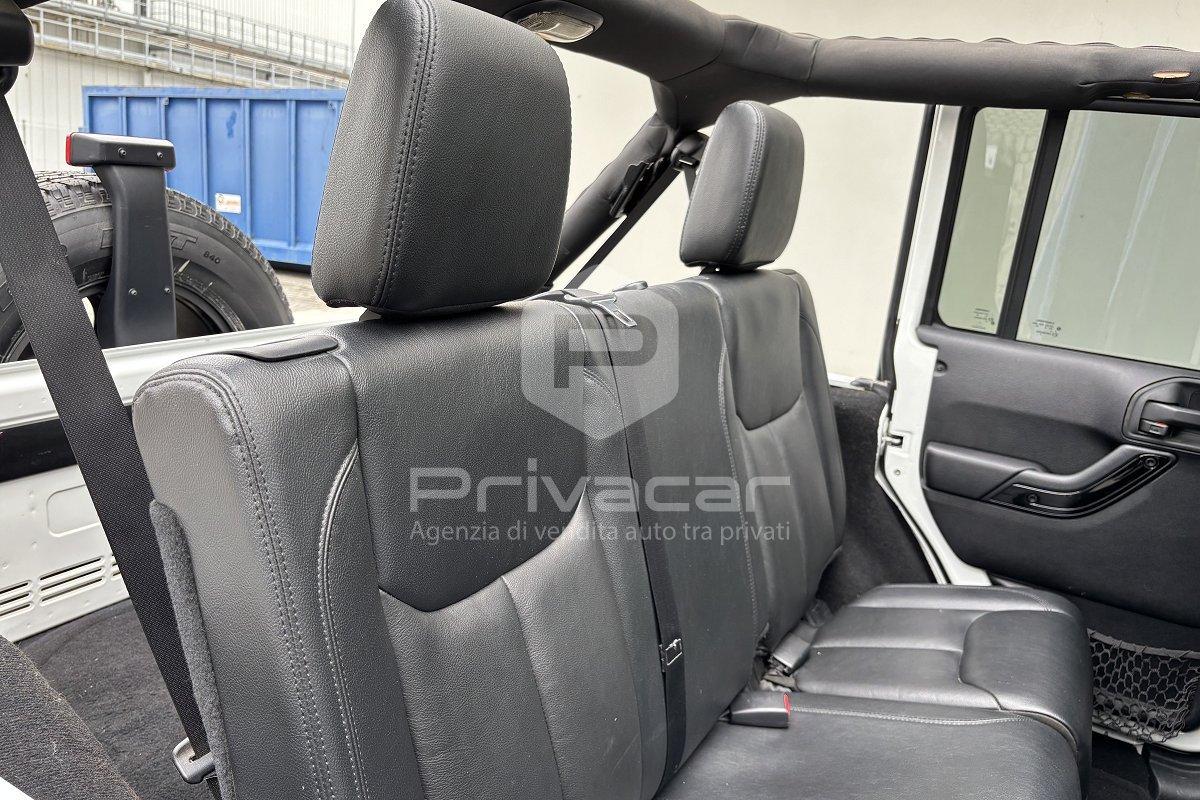JEEP Wrangler Unlimited 2.8 CRD DPF Sahara Auto