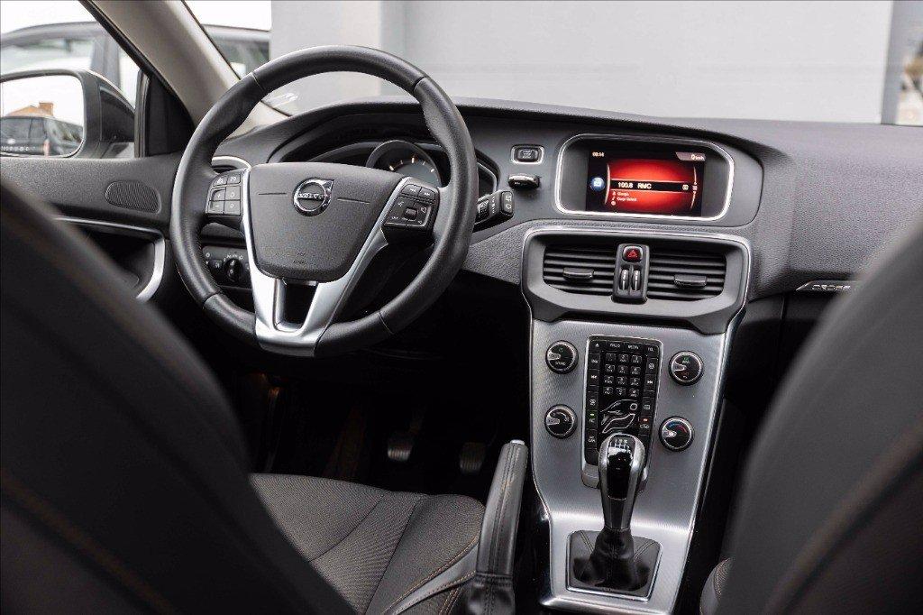 VOLVO V40 Cross Country 2.0 d2 Summum del 2017