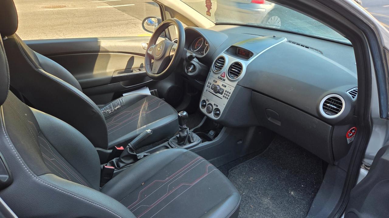 Opel Corsa 1.2 3 porte