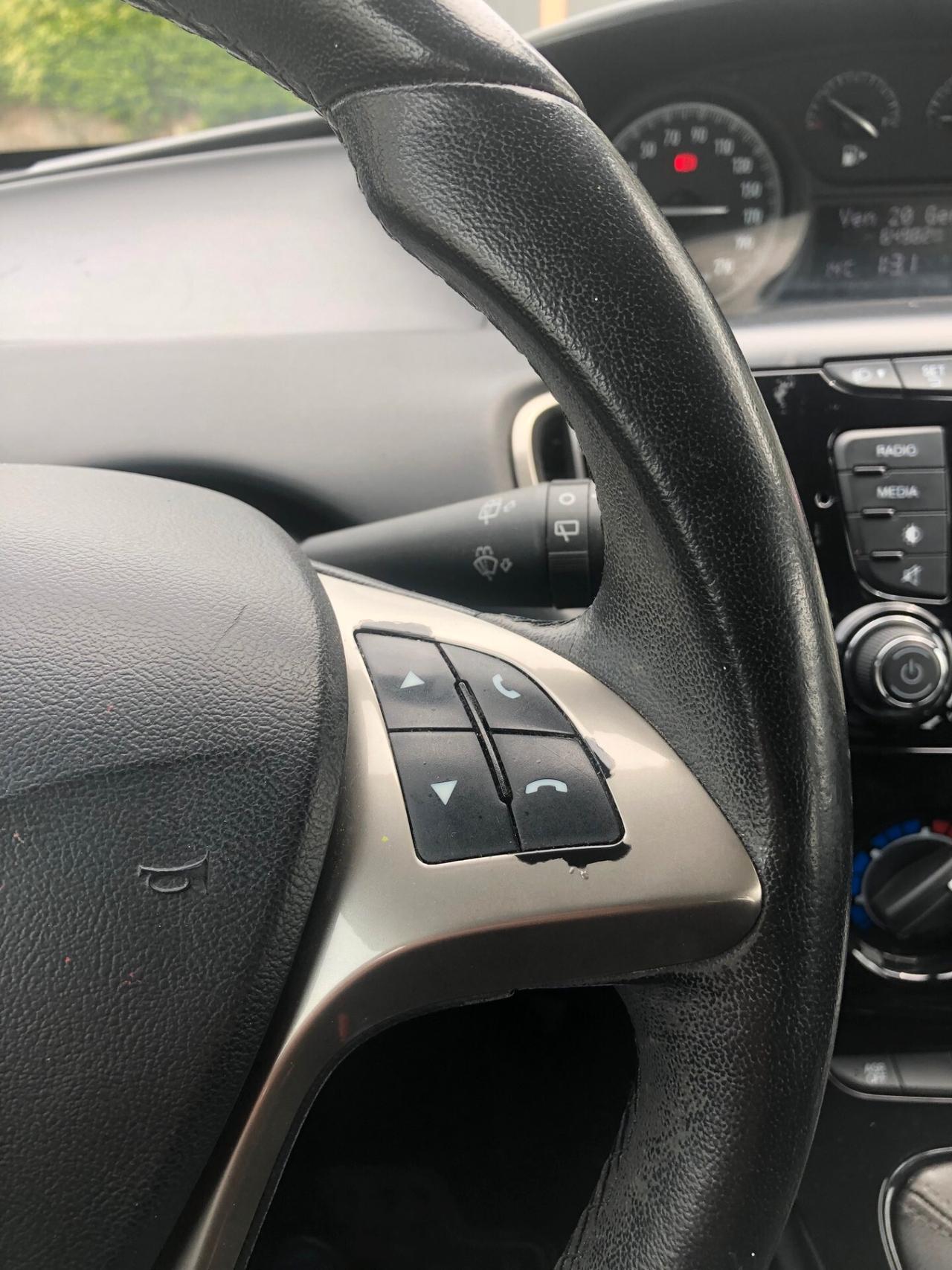 Lancia Ypsilon 1.2 69 CV 5 porte Elefantino Blu