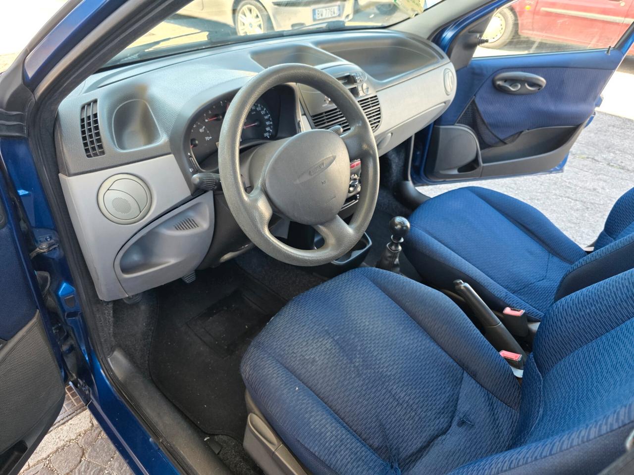 Fiat Punto 1.2i cat 5 porte ELX con 199.000km Neopatentati ok