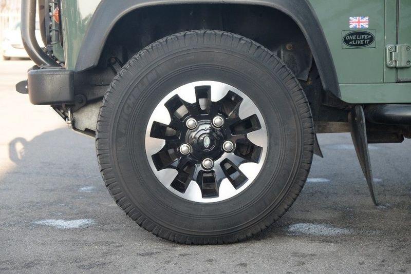 Land Rover Defender 90 2.4 TD4 Station Wagon S