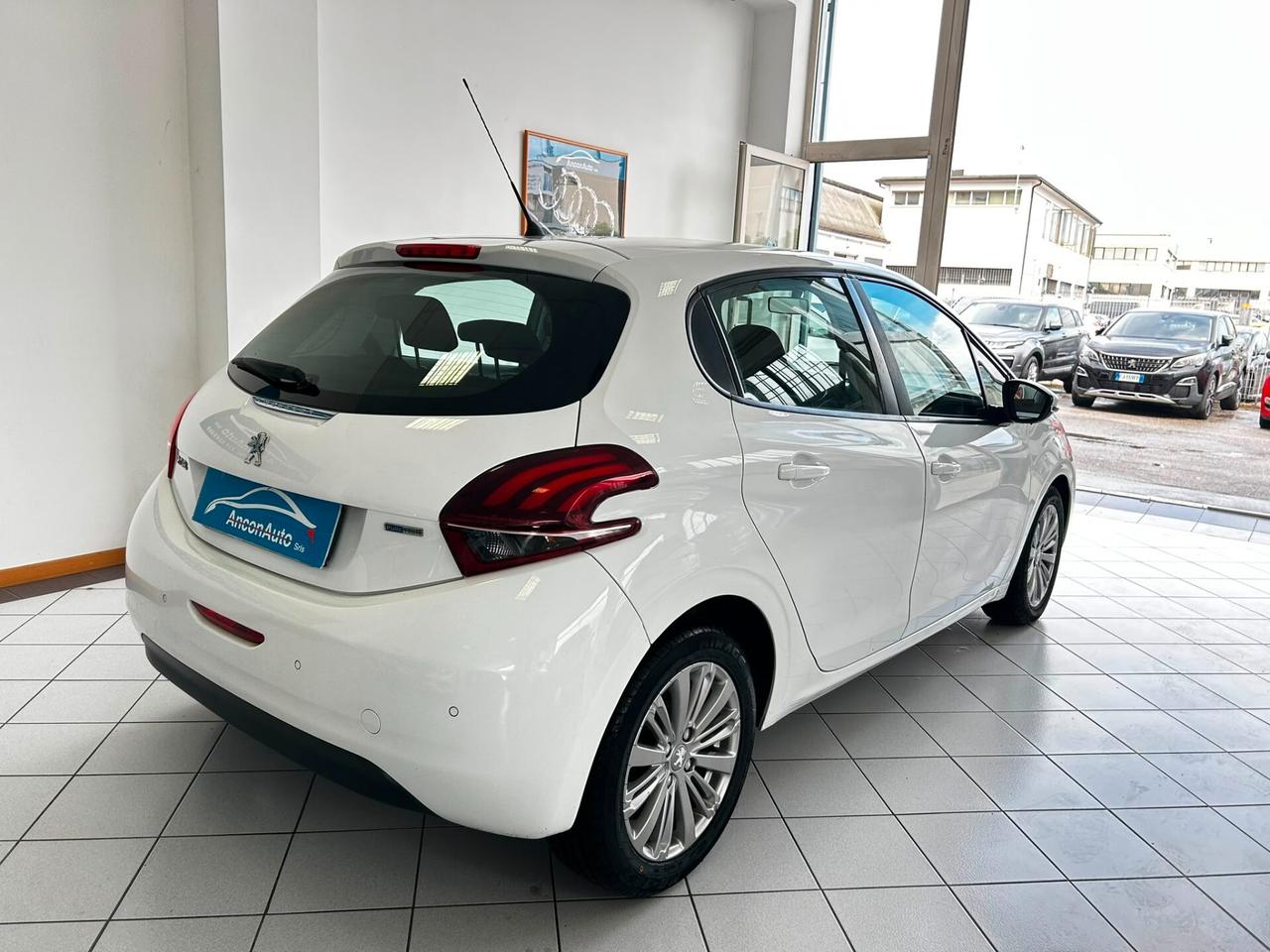Peugeot 208 1.2GPL x neopatentati 2017