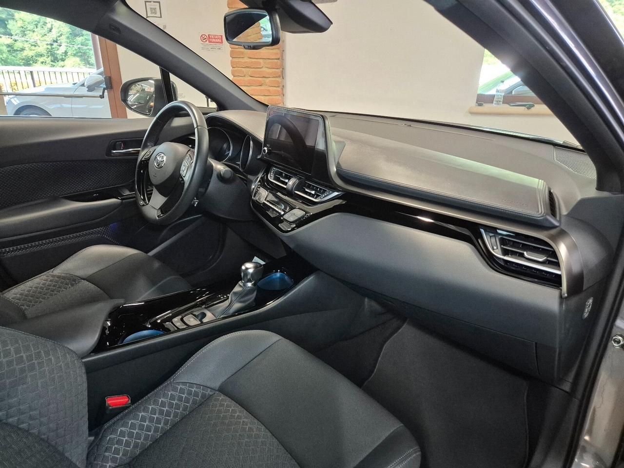 Toyota C-HR 2.0 Hybrid E-CVT Morebusiness