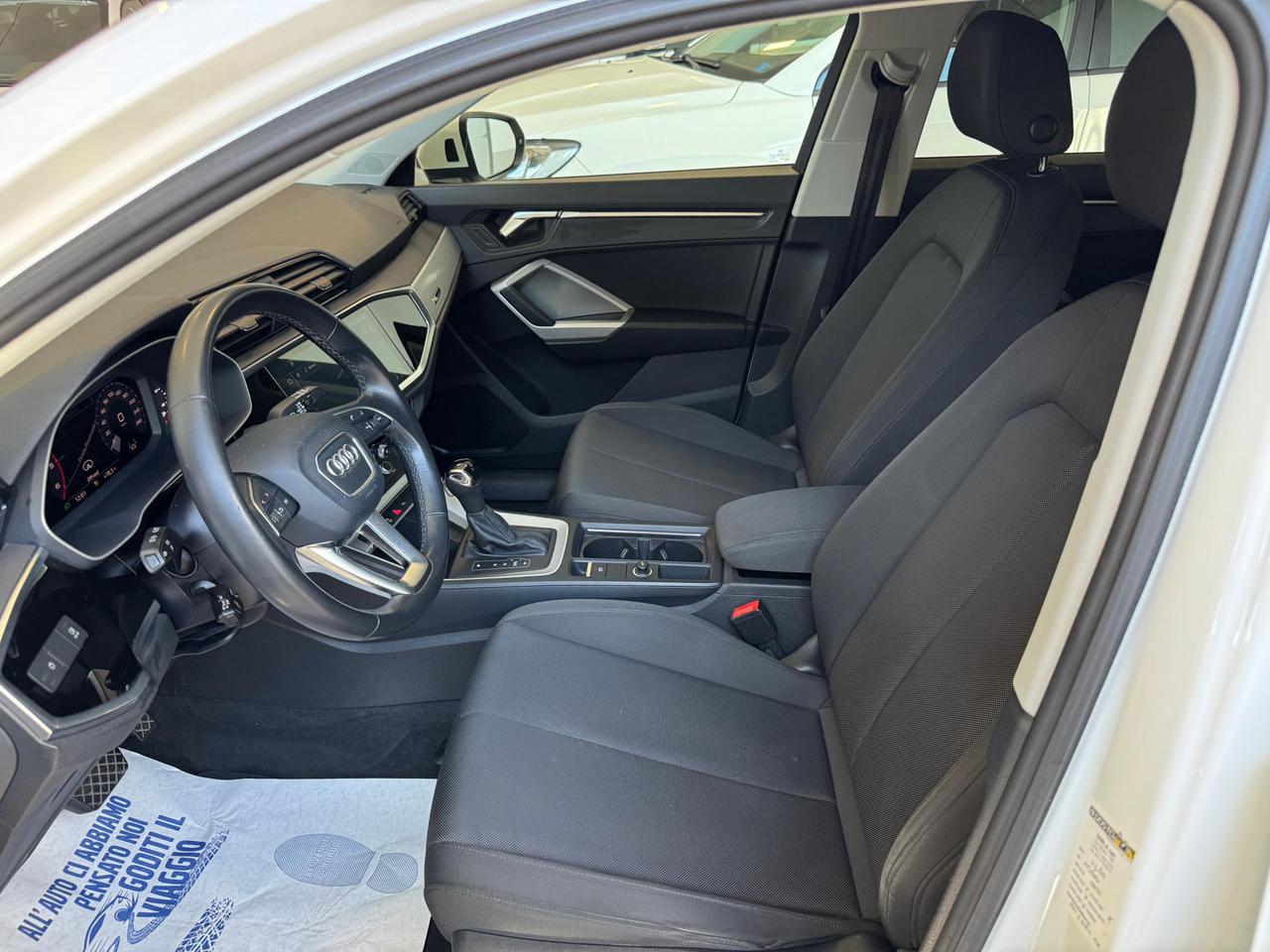 Audi Q3 35 2.0 tdi Business s-tronic