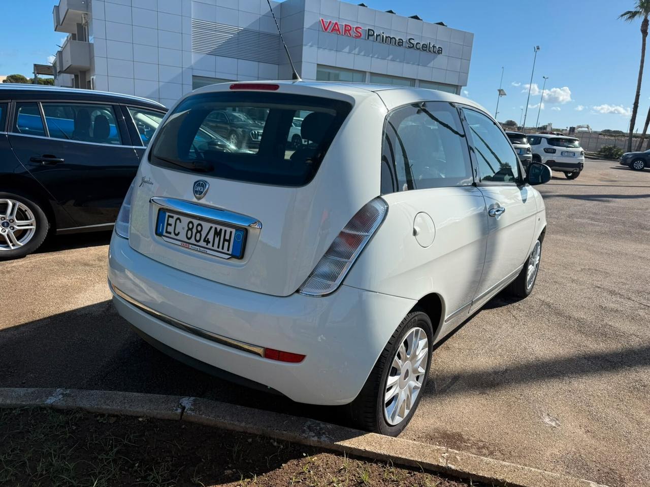 Lancia Ypsilon 1.2 Versus