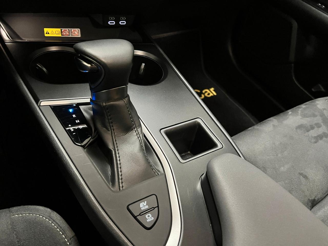 Lexus UX Hybrid Urban