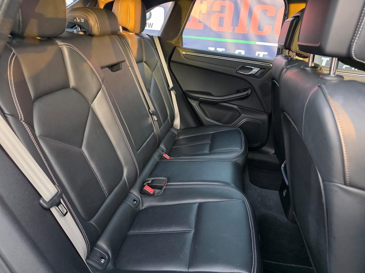 Porsche Macan 2.0 T PASM