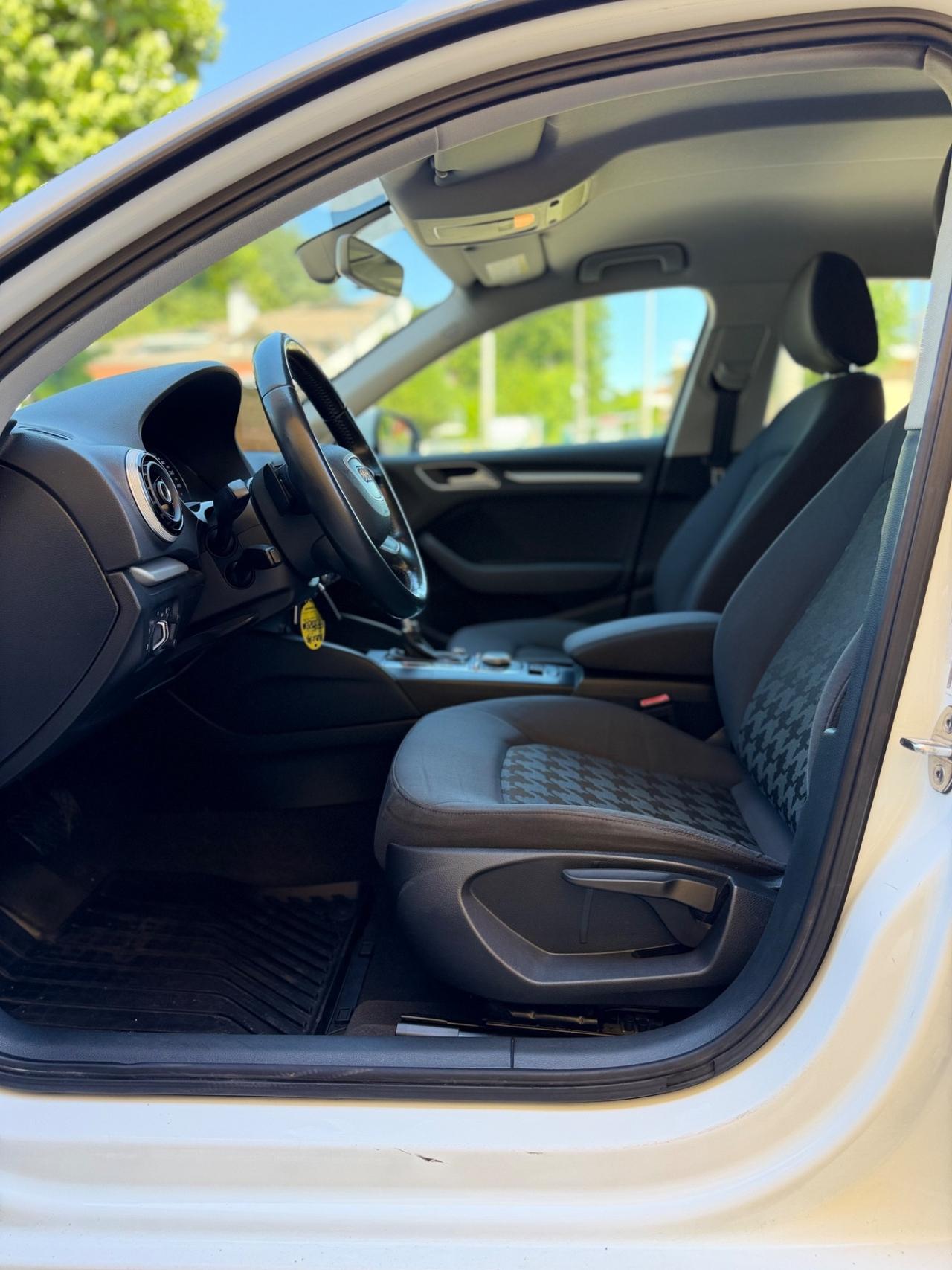 Audi A3 1.6 TDI S tronic