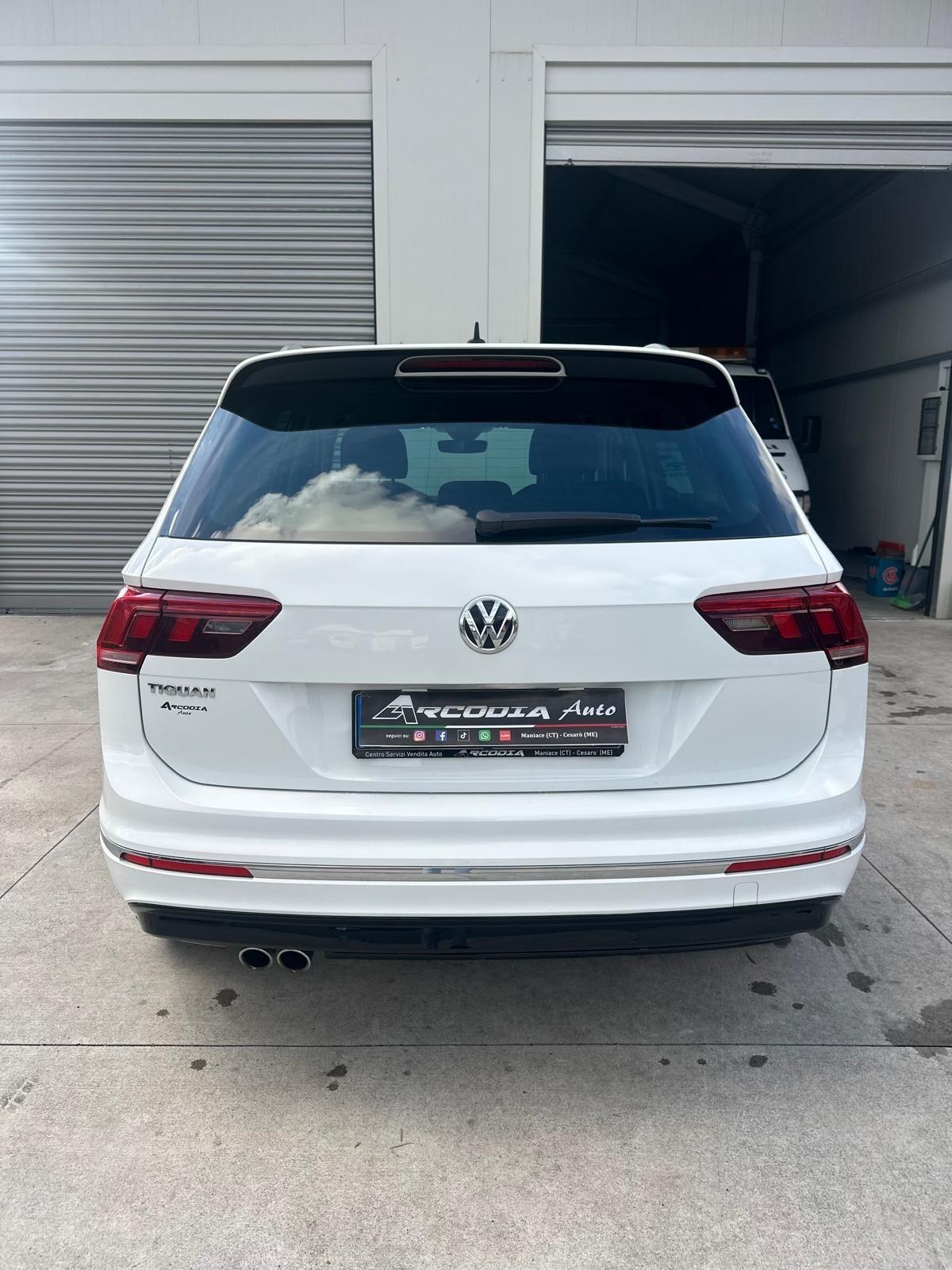Volkswagen Tiguan 1.6 TDI SCR R.LINE