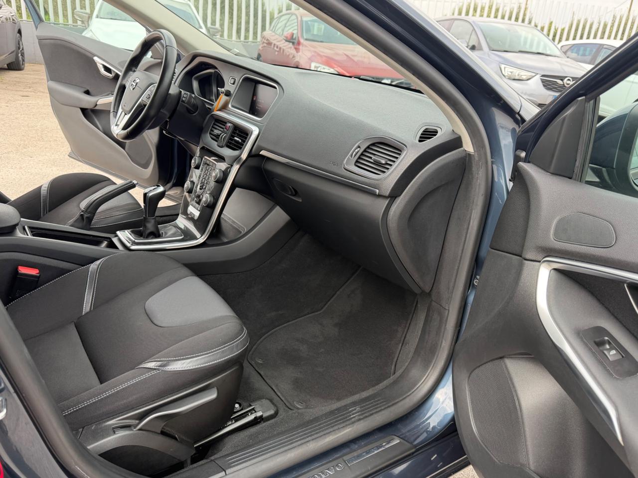 VOLVO V40 2.0D D2 120CV MANUALE FULL LED MY17