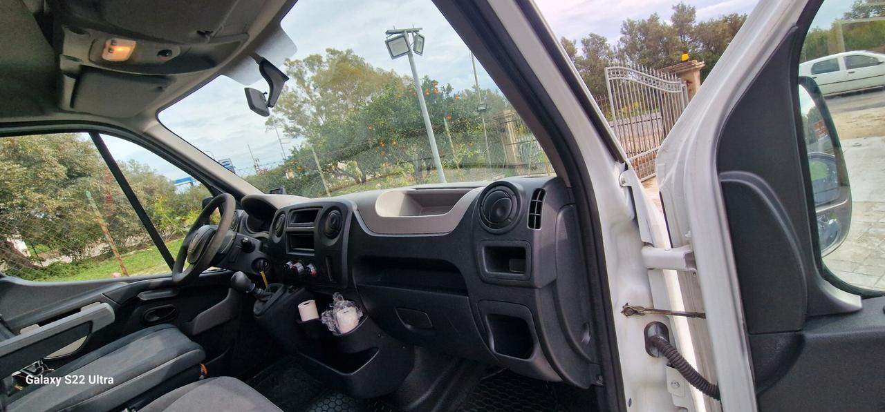 Renault Master T35 2.3 dCi/130 ISOTERMICO