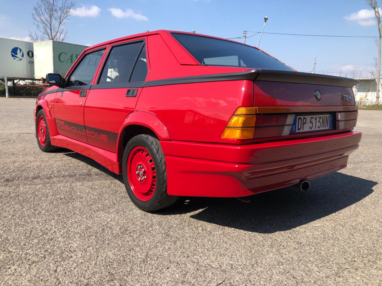 Alfa Romeo 75 1.8i turbo evoluzione fuori serie