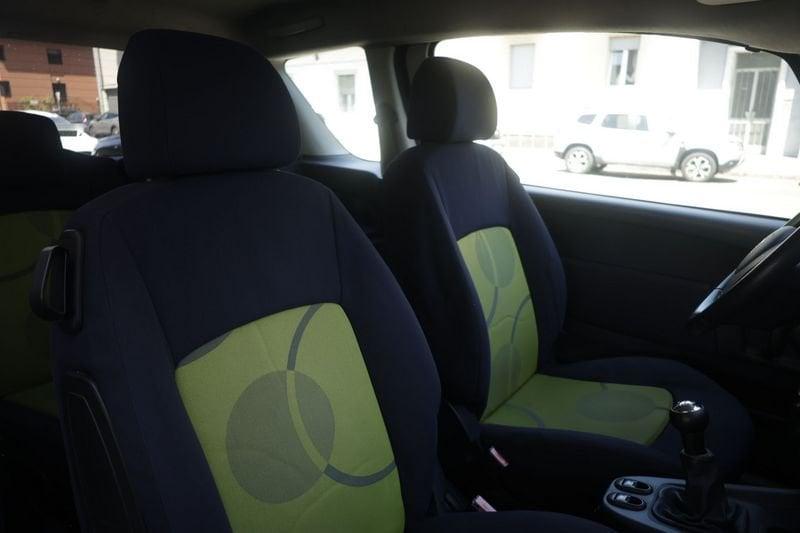 Peugeot 1007 PEUGEOT 1007 HD HAPPY 59KW DIESEL