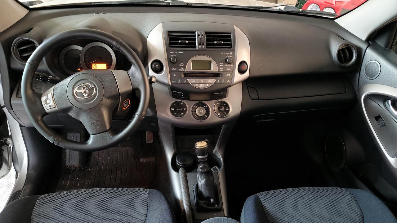 Toyota RAV 4 2.2 D-4D 136 CV Luxury