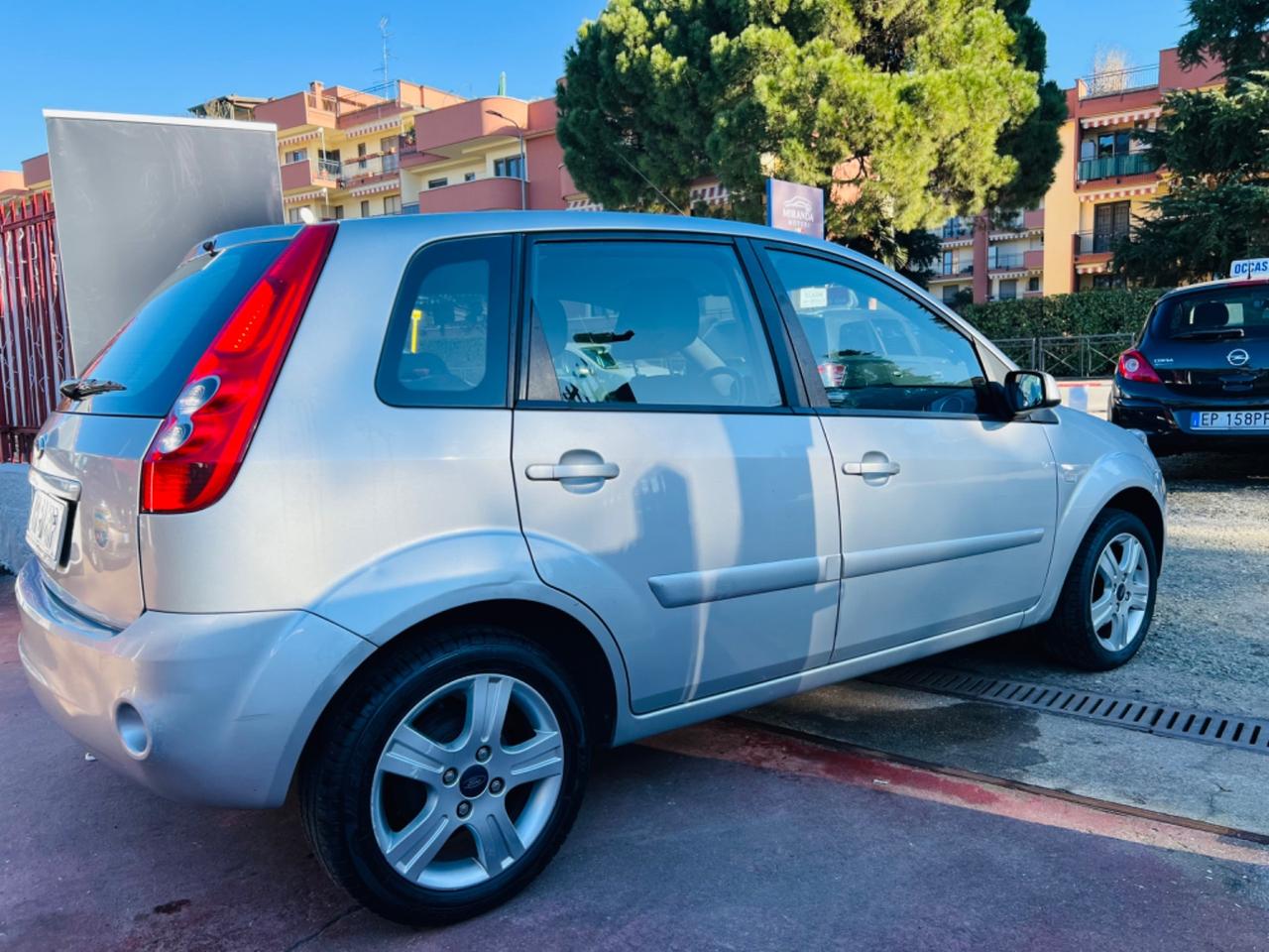 Ford Fiesta 1.2 16V 3p. Ghia