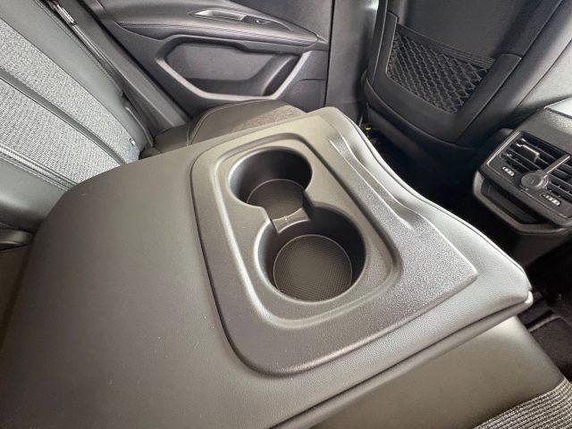 PEUGEOT 3008 PureTech 130 Allure POCHI CHILOMETRI TENUTA BENE