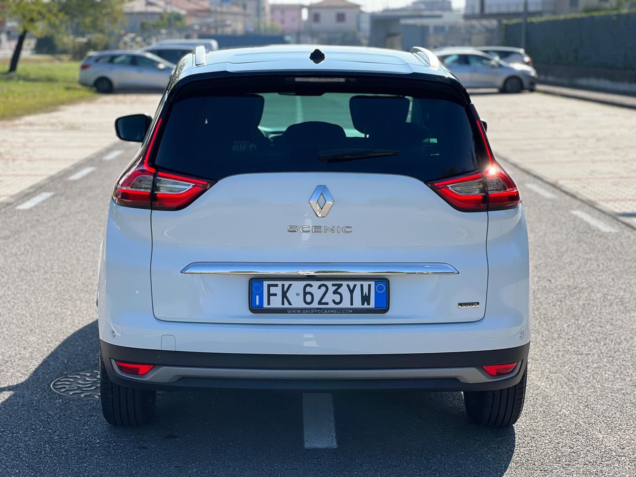 Renault Grand Scenic dCi 8V 110 CV EDC Energy Bose