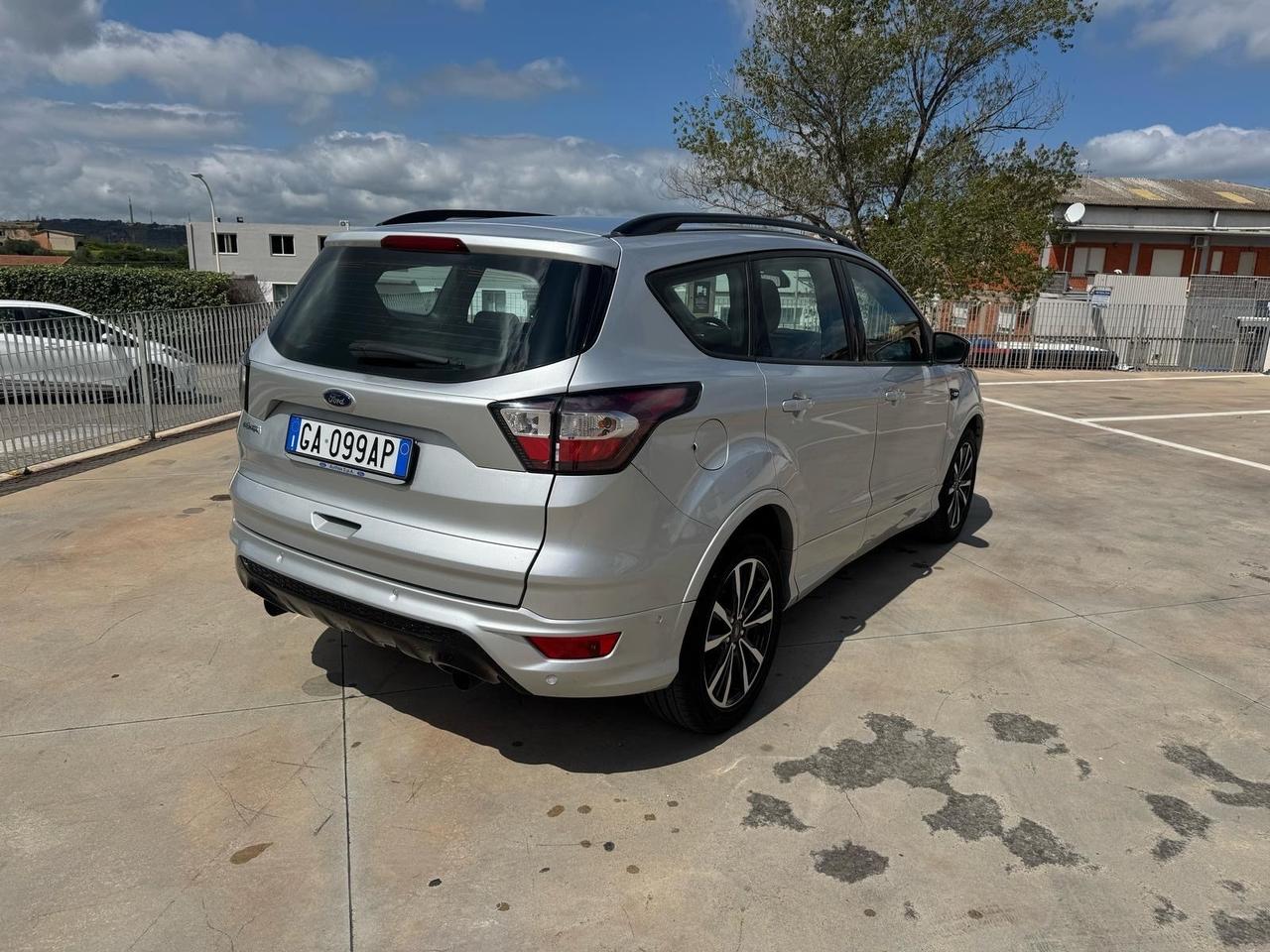 Ford Kuga 1.5 TDCI 120 CV S&S 2WD ST-Line