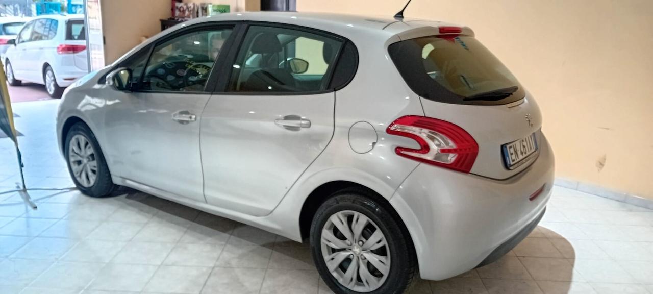 Peugeot 208 1.2 VTi 82 CV 5 porte Allure
