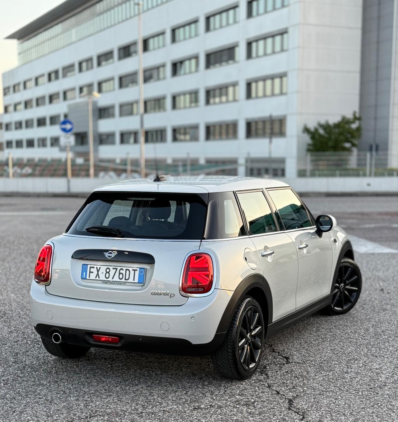 Mini 1.5 Cooper D 5 porte