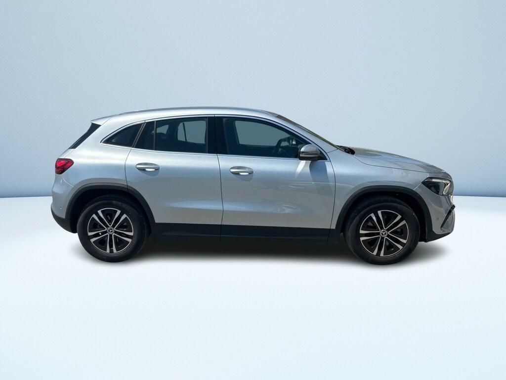Mercedes GLA 180 180 D Advanced 8G-DCT