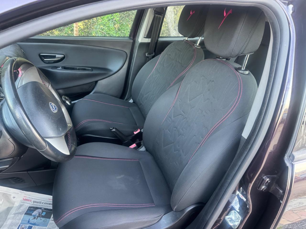 Lancia Ypsilon 1.2 69 CV 5 porte S&S Platinum