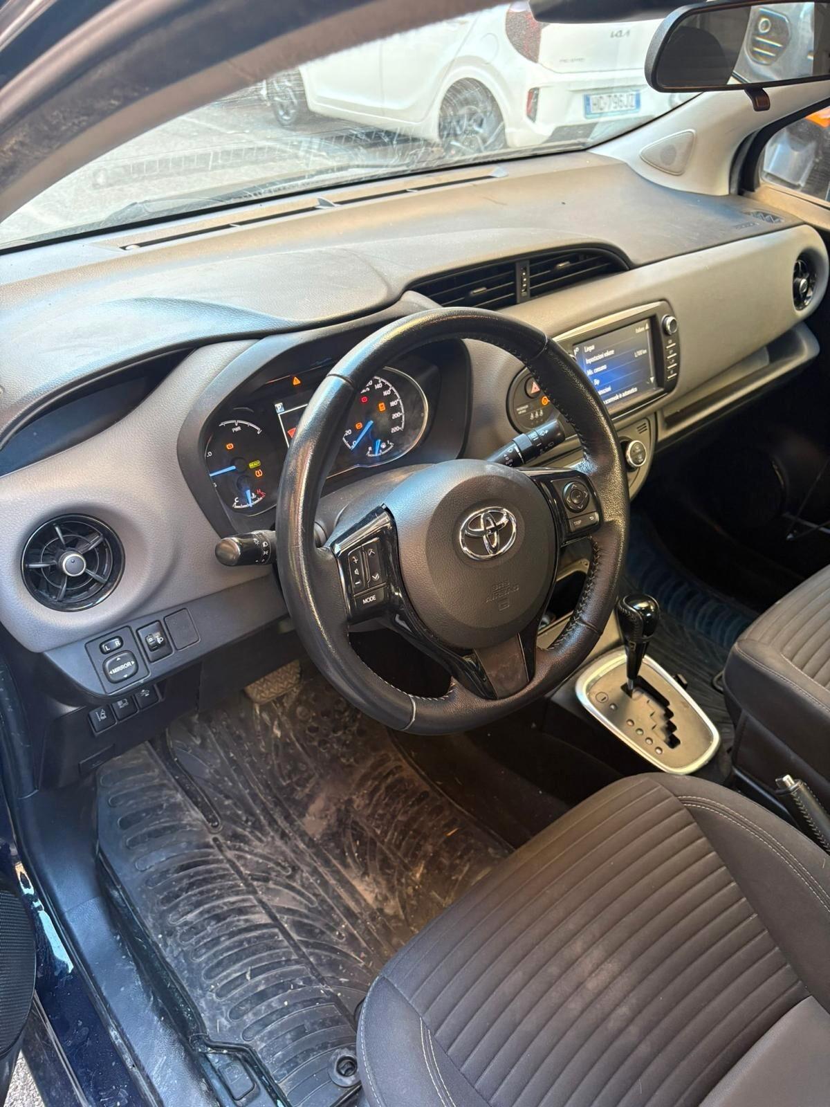 Toyota Yaris 1.5 Hybrid 5 porte Business