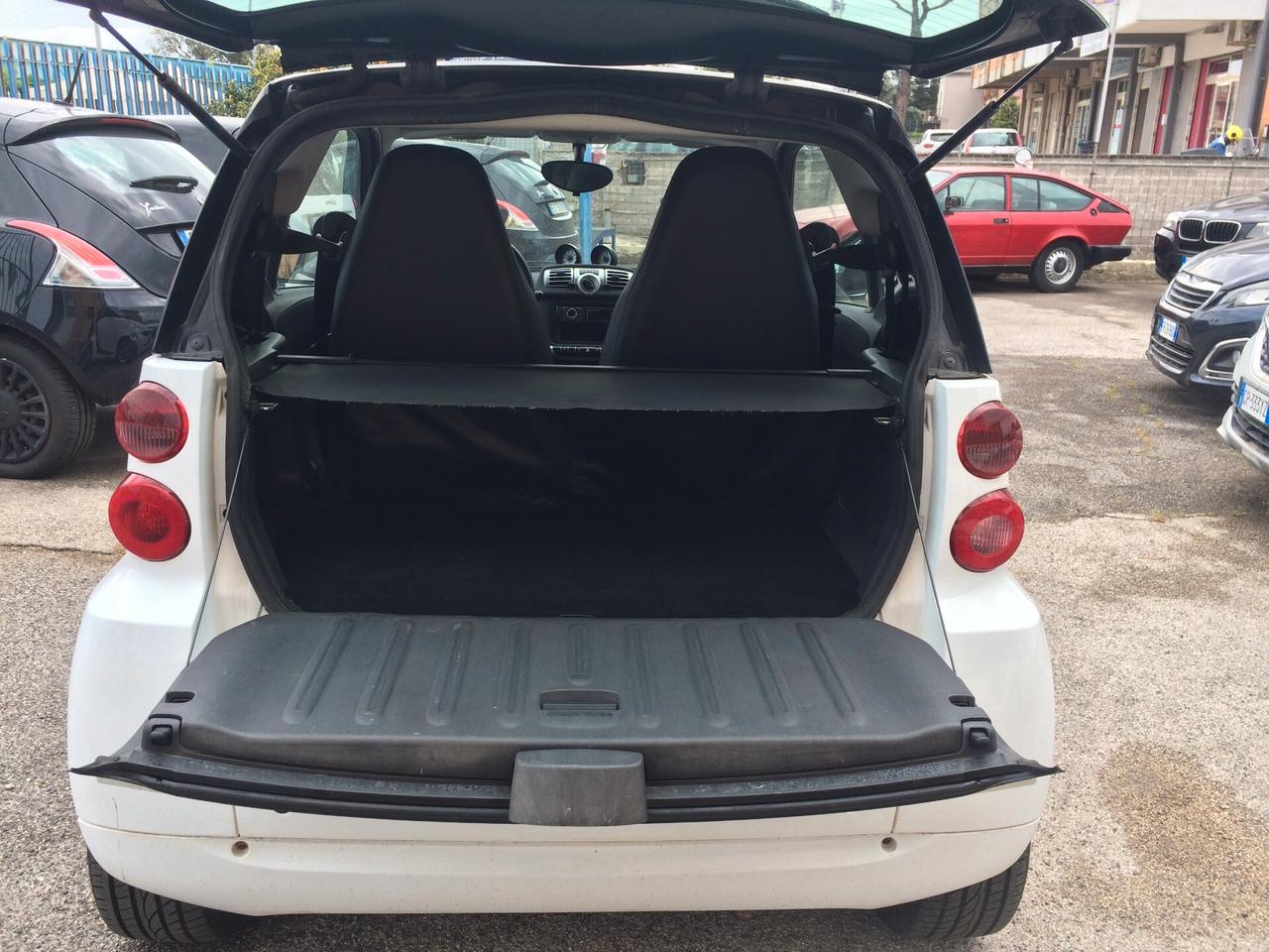 2011 Smart ForTwo 1000 52 kW coupé passion tagliandata con garanzia 12 mesi!
