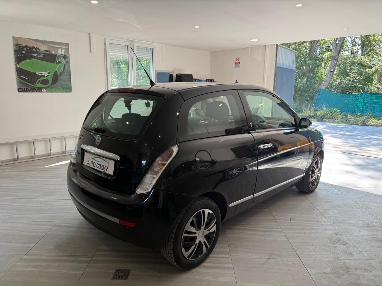 Lancia Ypsilon 1.2 BENZINA NEOPATENTATI