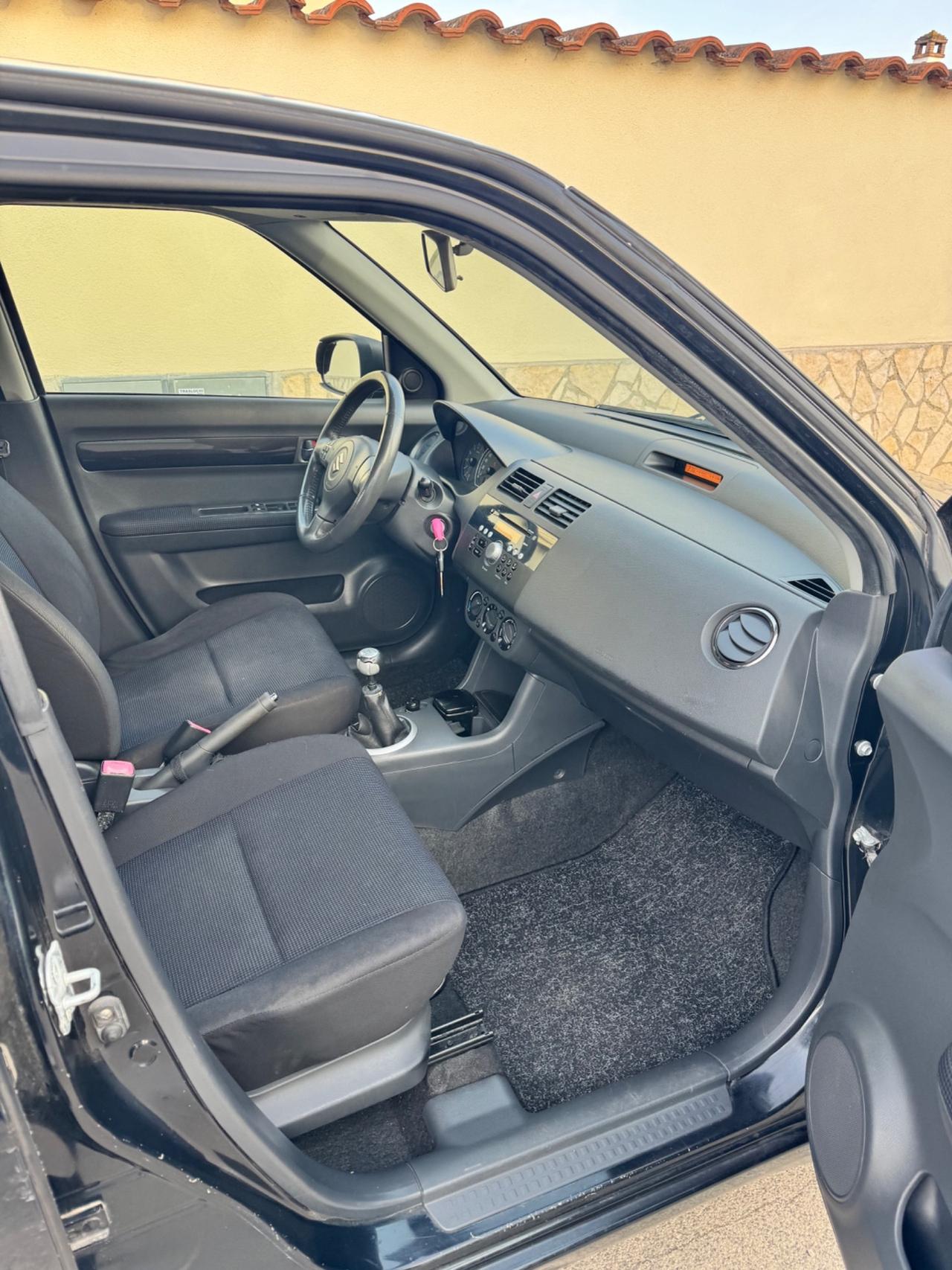 Suzuki Swift 1.3 4x4 5p.