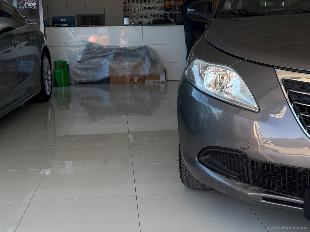 LANCIA Ypsilon 1.2 69 CV 5p. S&S Silver