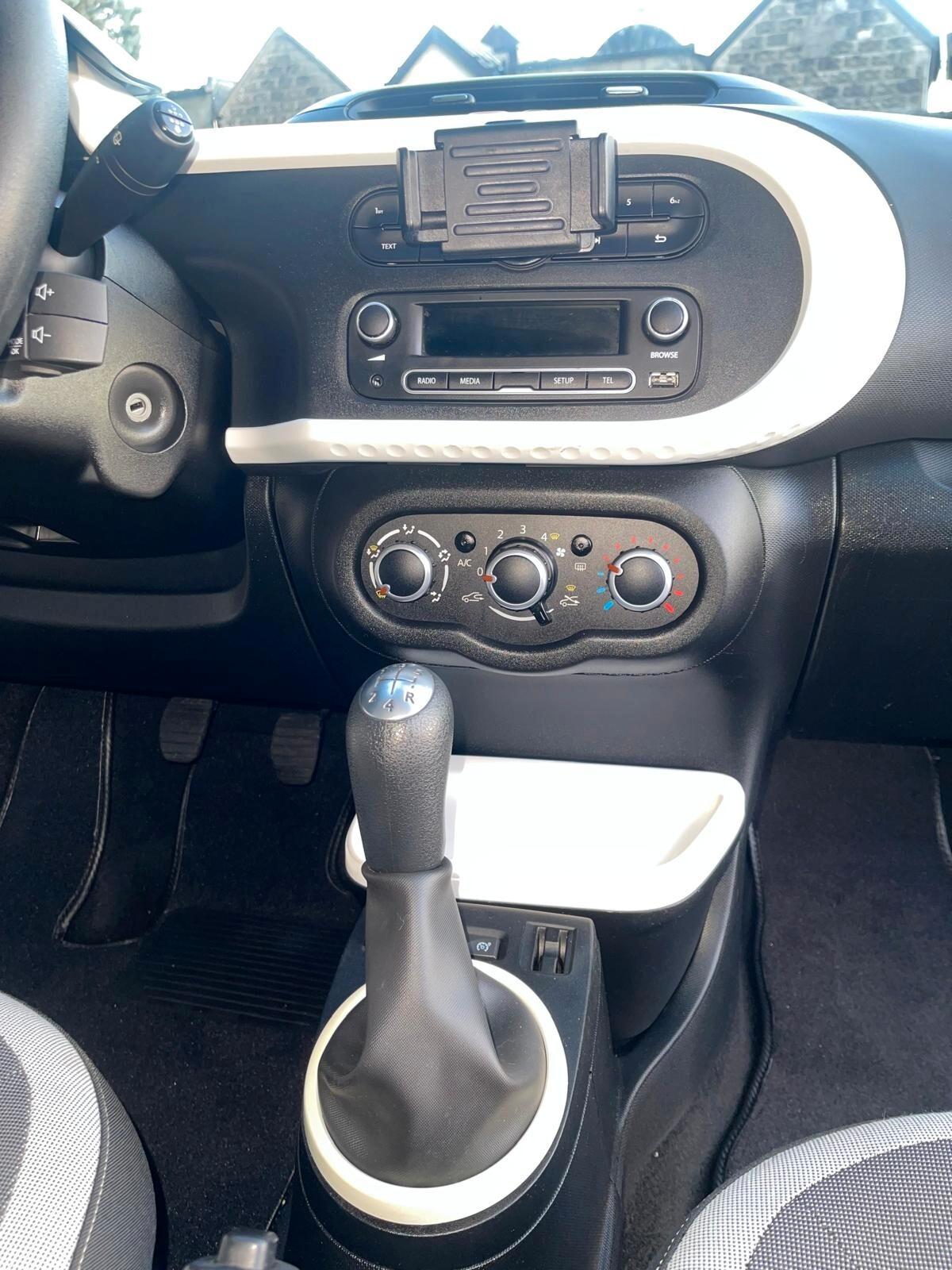 NEOPATENTATI Renault Twingo SCe Lovely