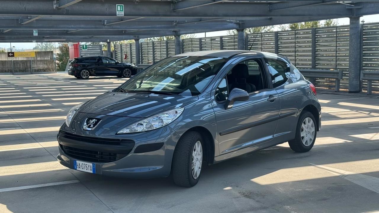 Peugeot 207 1.4 8V 75CV 5p. X Line