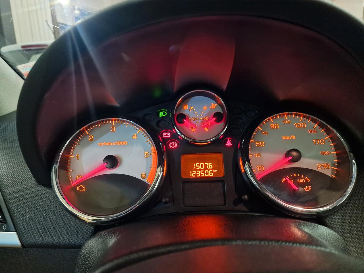 Peugeot 207 1.6 HDi 90CV SW Outdoor, 123 mila chilometri