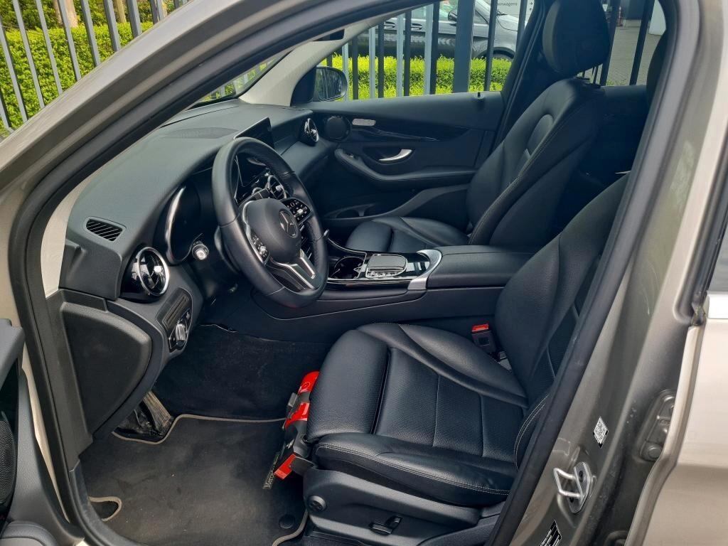 MERCEDES-BENZ GLC 200D 4MATIC 163CV AUTOMATIC BUSINESS SOLUTION ( FARI LED - PELLE - COCKPIT - NAVI - PDC - CERCHI 18 )