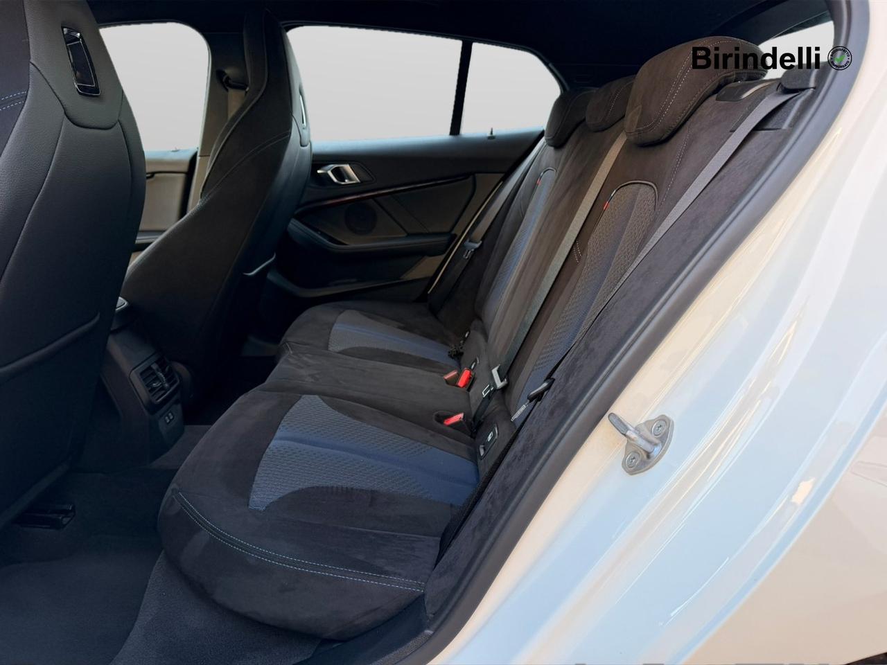 BMW Serie 1 (F40) - M 135i xDrive