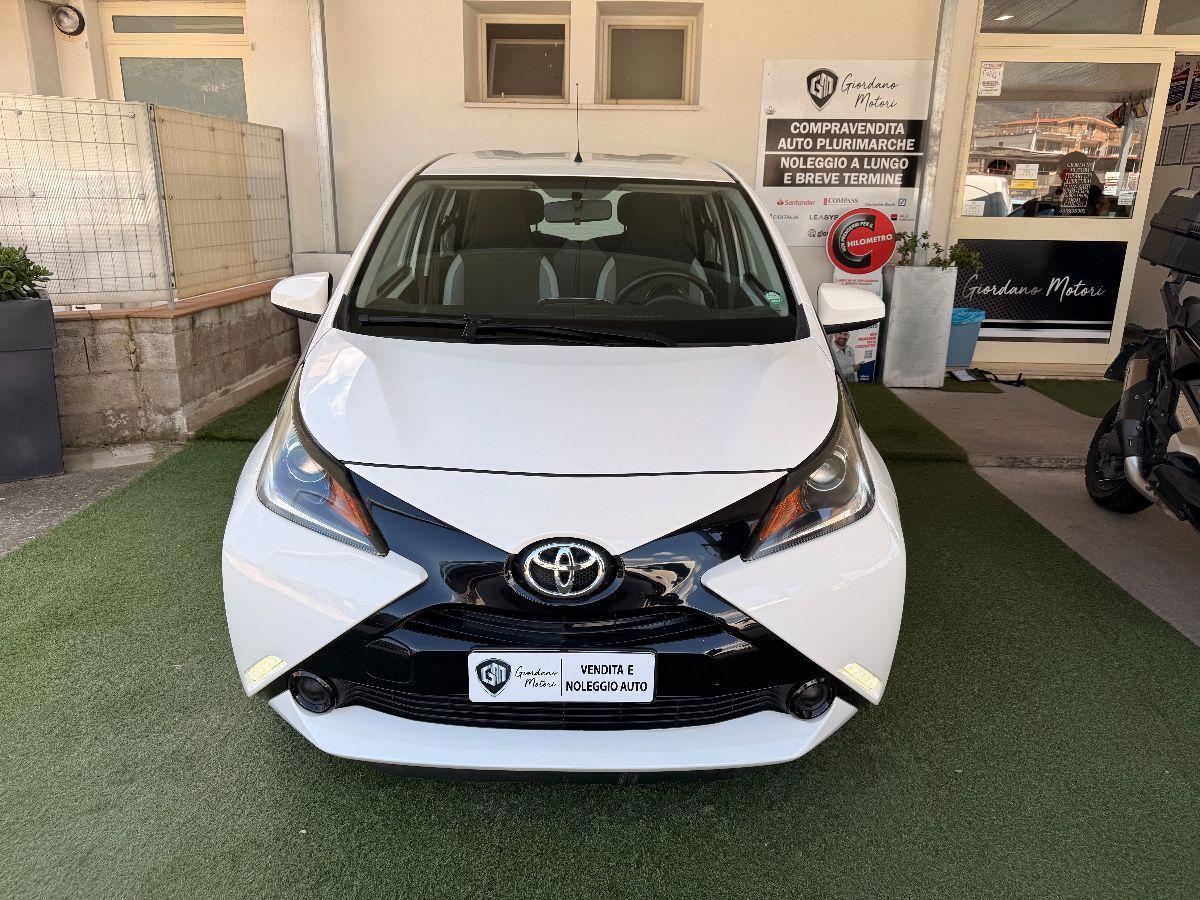 TOYOTA - Aygo 5p 1.0 x-play my15