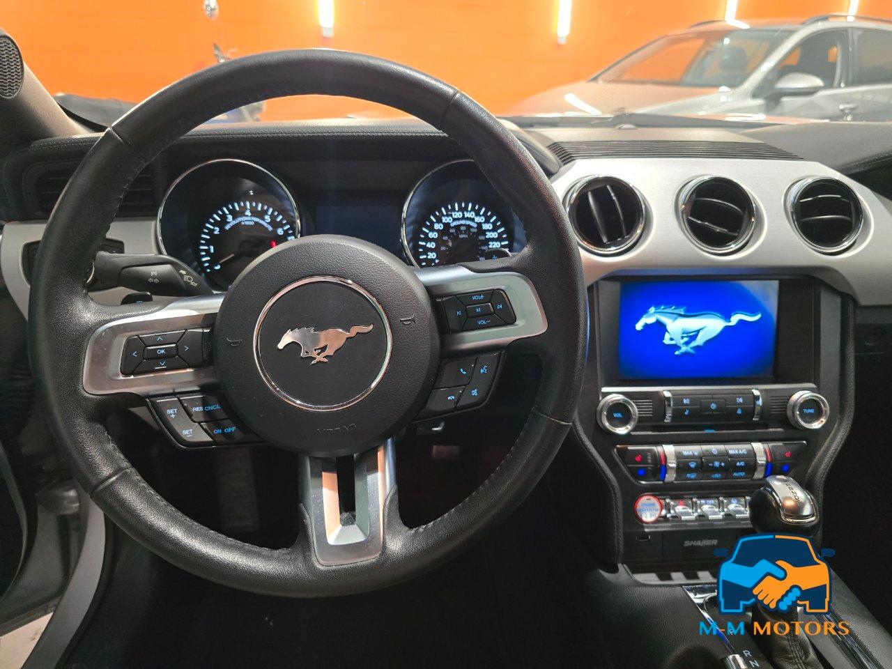 Ford Mustang Fastback 5.0 ti-vct V8 GT 421cv auto