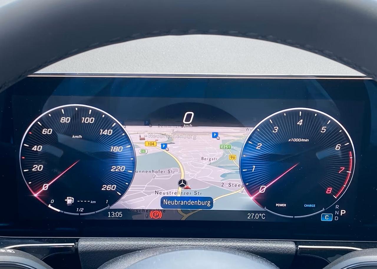 Mercedes-benz GLA 180 AMG Line PREMIUM 360 Multibeam